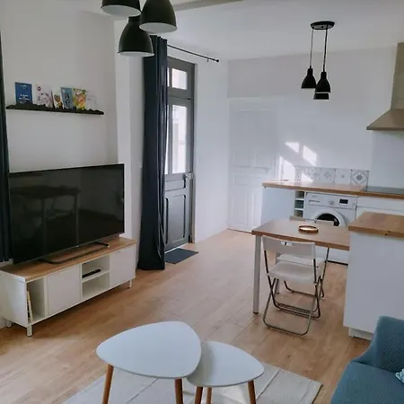 Maison Individuelle Avec Exterieur Holiday home *